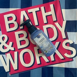 NWT Bath & Body Works Shoreline Hydrangea Foaming Hand Soap